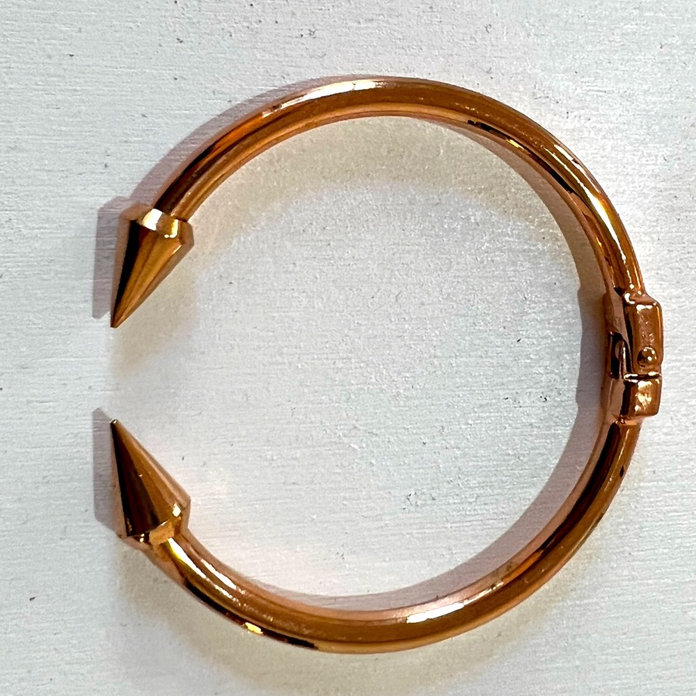 Rose gold, spike cuff